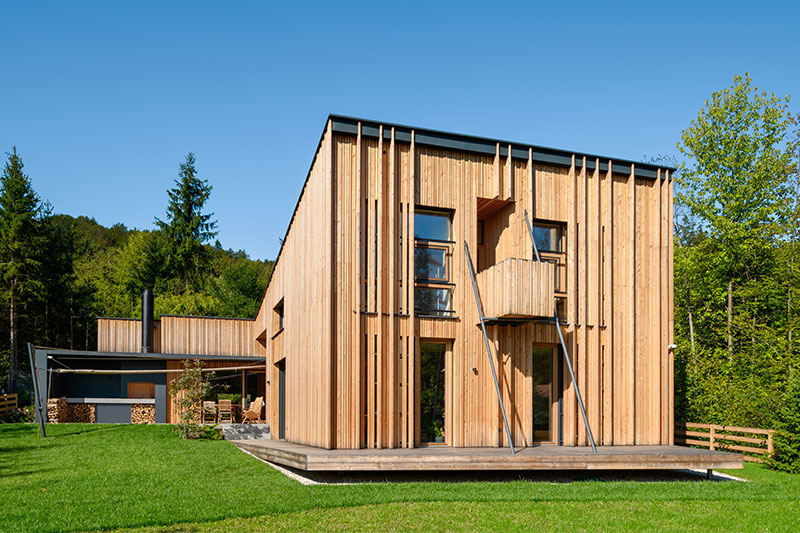 Projekt: Hiša za mirne žurerje